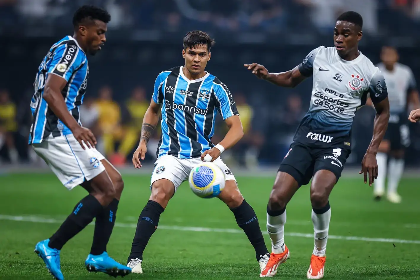 Apa itu Peraduan dalam Bola Sepak?